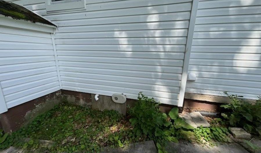 468 Lower Riggles Gap Rd, Altoona, PA 16601 - 3 Beds, 0 Bath