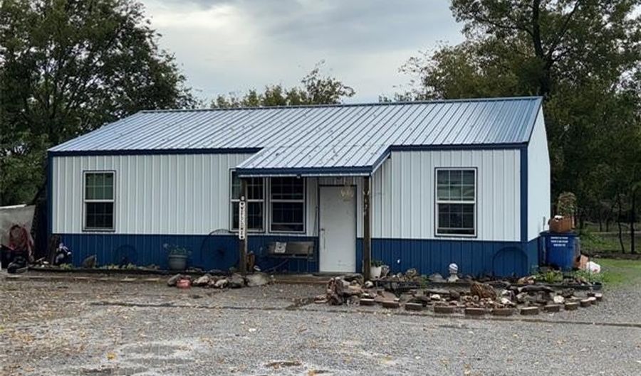 526 SW 2nd St, Adair, OK 74330 - 3 Beds, 2 Bath