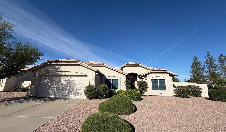 824 S JAY St, Chandler, AZ 85225 - 3 Beds, 2 Bath