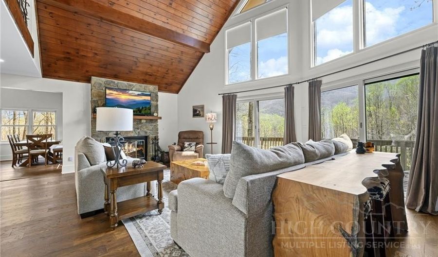 160 Bagpipe Way, Banner Elk, NC 28604 - 3 Beds, 4 Bath