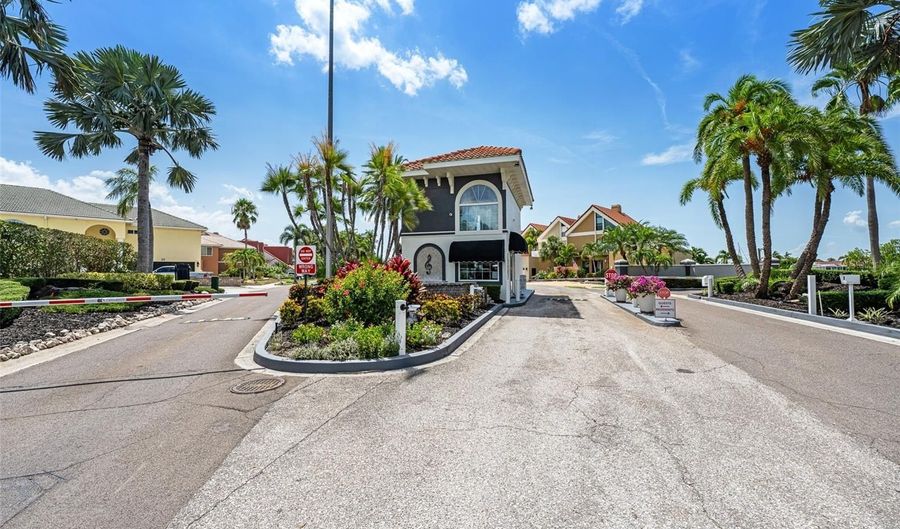 949 ALLEGRO Ln, Apollo Beach, FL 33572 - 4 Beds, 2 Bath