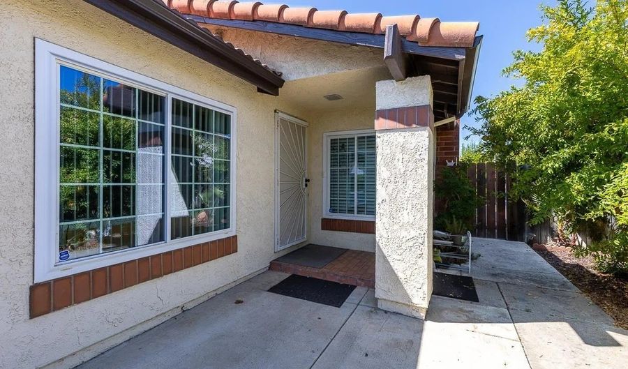 2412 Teaberry Gln, Escondido, CA 92027 - 2 Beds, 2 Bath