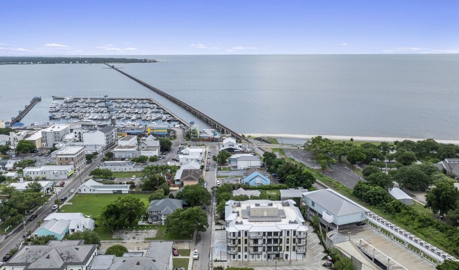 124 Court Unit # 206 St 206, Bay St. Louis, MS 39520 - 2 Beds, 3 Bath