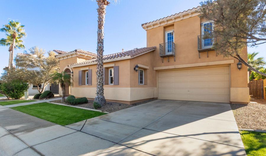 2029 E HACKBERRY Pl, Chandler, AZ 85286 - 4 Beds, 4 Bath