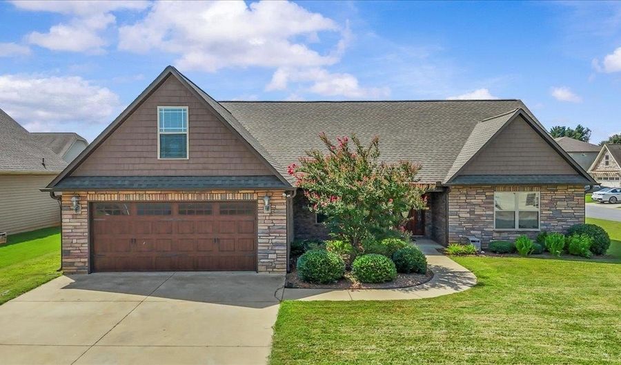 706 Lamberts Way, Boiling Springs, SC 29316 - 3 Beds, 2 Bath