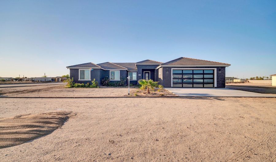 22548 W HUNTINGTON Dr, Buckeye, AZ 85326 - 6 Beds, 4 Bath