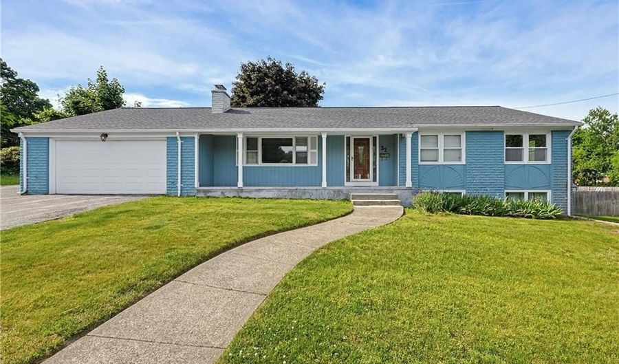 32 Brookfarm Rd, North Providence, RI 02904 - 3 Beds, 2 Bath