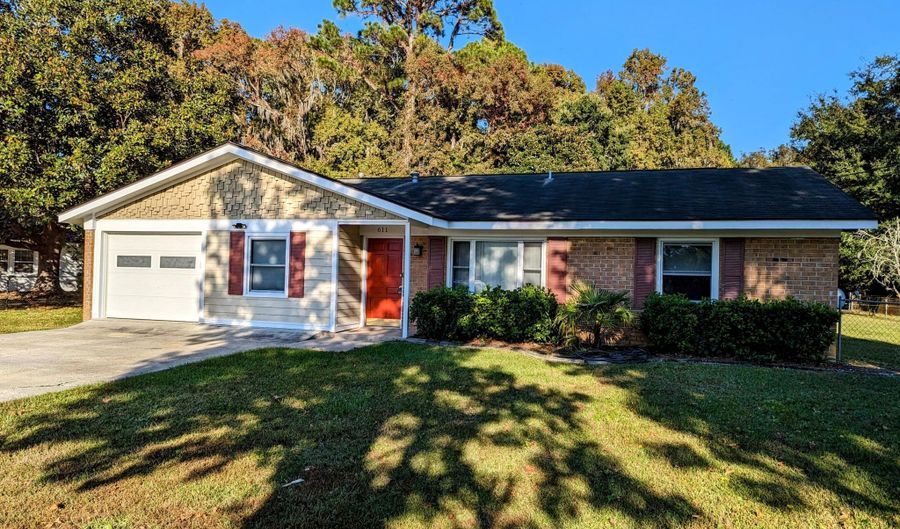 611 Broad River Dr, Beaufort, SC 29906 - 4 Beds, 2 Bath