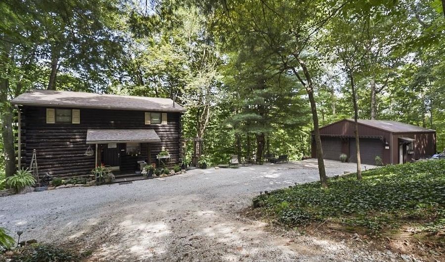 70 Donna Ct, Bedford, IN 47421 - 2 Beds, 3 Bath