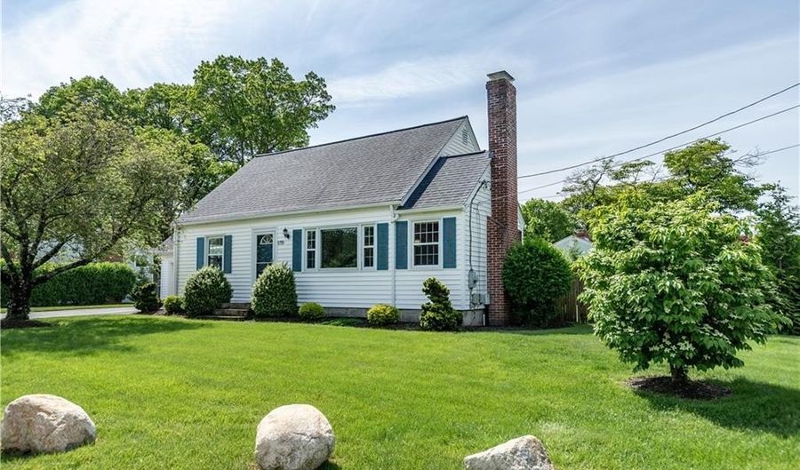 170 Pilgrim Pkwy, Warwick, RI 02888 - 3 Beds, 1 Bath