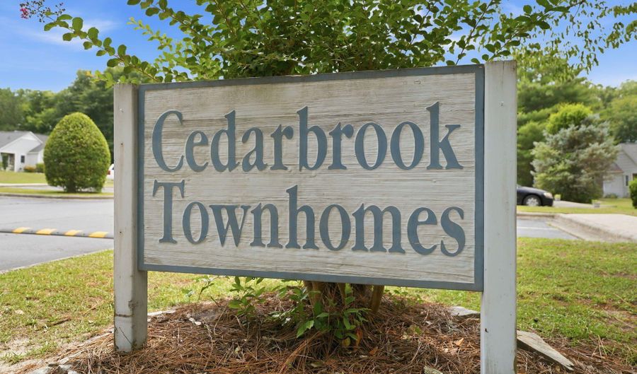 906 Cedar Ct, Aberdeen, NC 28315 - 2 Beds, 2 Bath