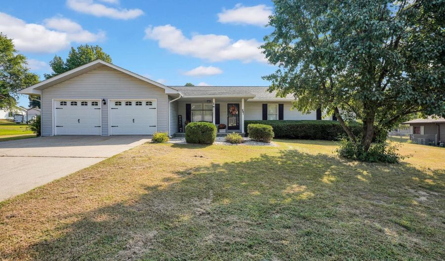 481 N Cleveland St, Bloomfield, IN 47424 - 3 Beds, 3 Bath