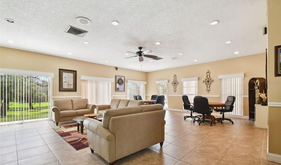 1298 MISSION HILLS Blvd, Clearwater, FL 33759 - 1 Beds, 1 Bath