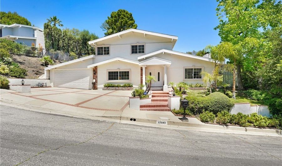 17043 Empanada Pl, Encino, CA 91436 - 3 Beds, 3 Bath