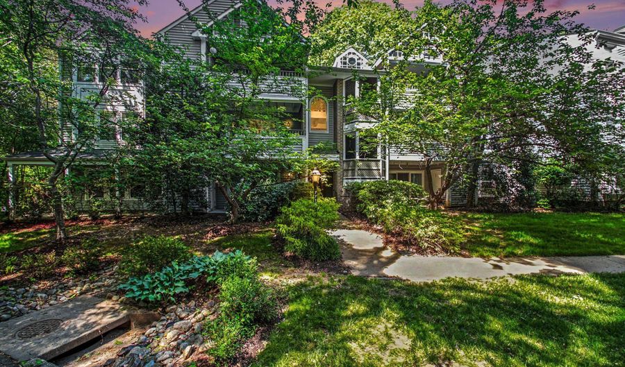 7718 LAFAYETTE FOREST Dr 176, Annandale, VA 22003 - 2 Beds, 2 Bath