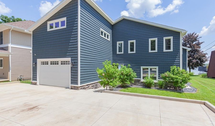 8210 Clarks, Addison, MI 49220 - 5 Beds, 4 Bath