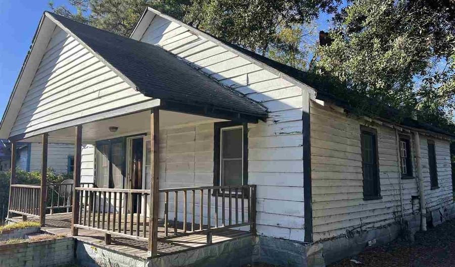 129 1st Ave, Bennettsville, SC 29512 - 2 Beds, 1 Bath