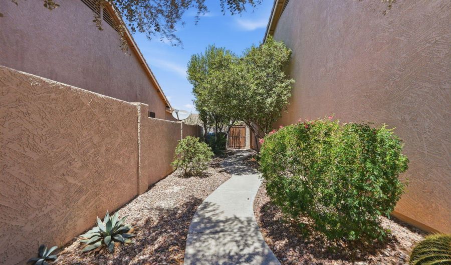 5559 E SIERRA SUNSET Trl, Cave Creek, AZ 85331 - 3 Beds, 3 Bath
