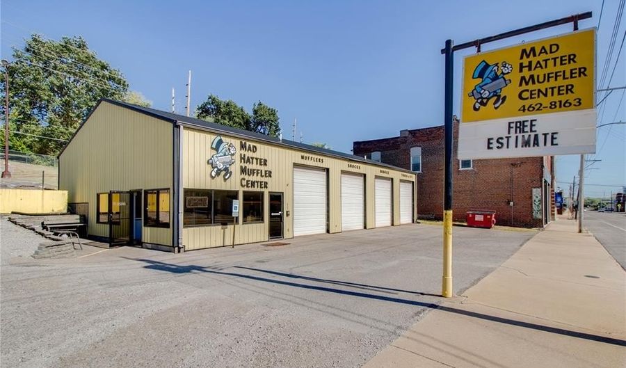 808 E Broadway, Alton, IL 62002 - 0 Beds, 0 Bath