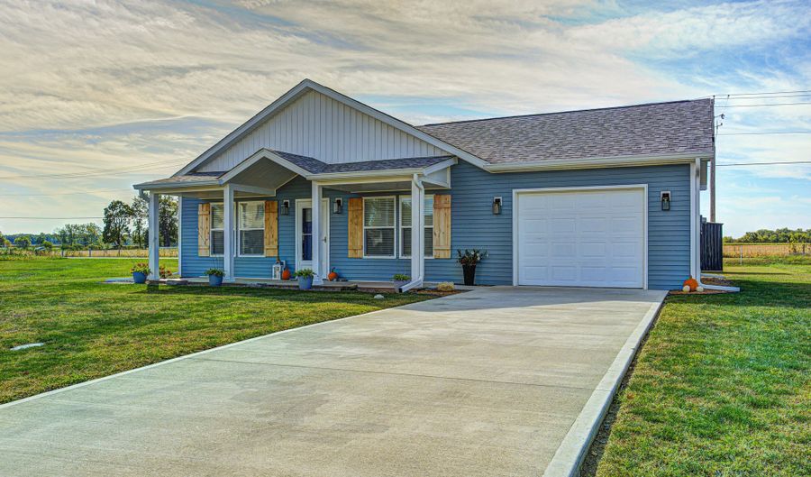 105 Sunburst Cir, Alexandria, IN 46001 - 3 Beds, 2 Bath