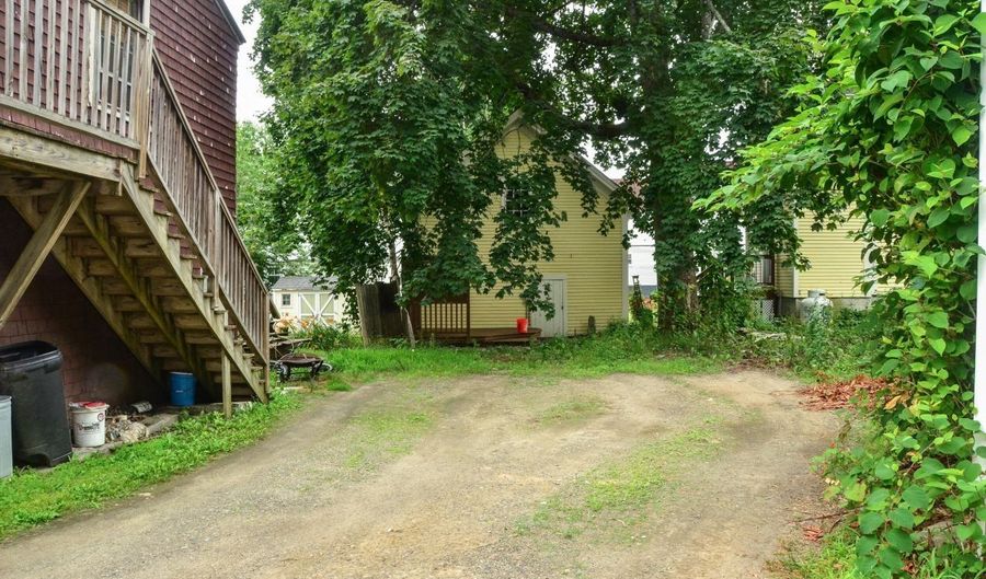 40 Chapel St, Augusta, ME 04330 - 0 Beds, 3 Bath