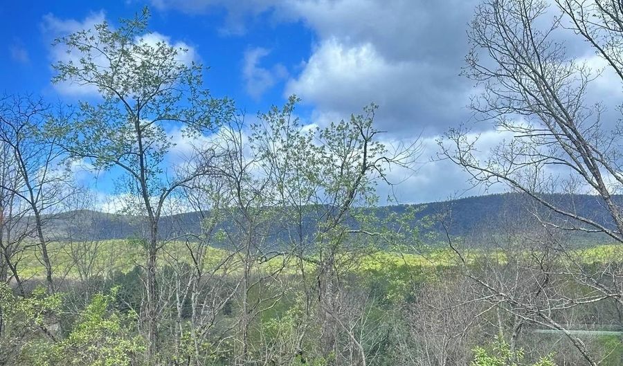 274 THE Hl 13-C, Basye, VA 22810 - 3 Beds, 2 Bath