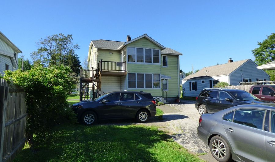 9 Fleetwood Ave, Bethel, CT 06801 - 4 Beds, 2 Bath