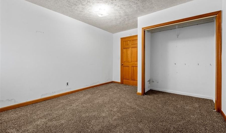 2718 Bryden, Alton, IL 62002 - 4 Beds, 2 Bath