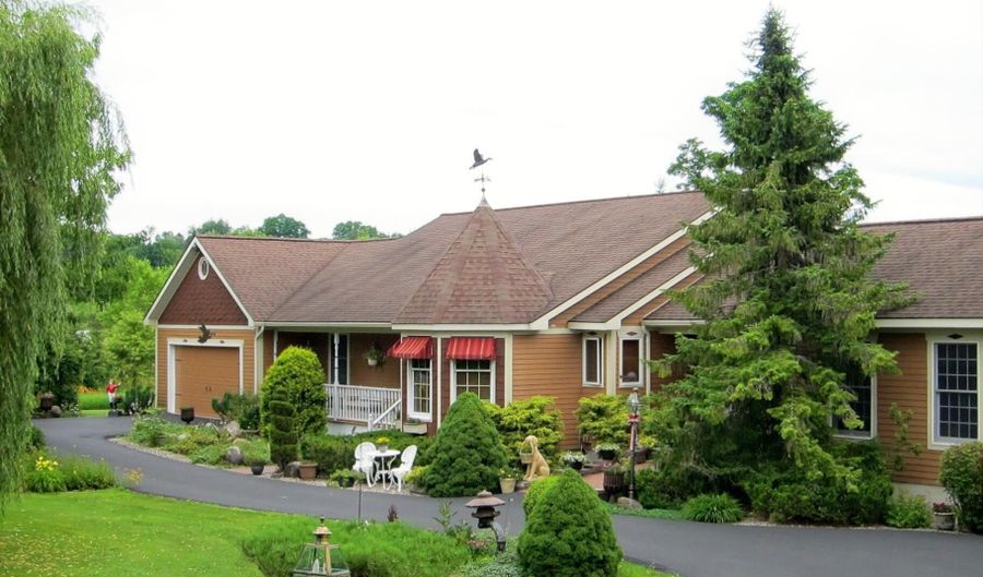 625 McKay Rd, Amsterdam, NY 12010 - 3 Beds, 4 Bath