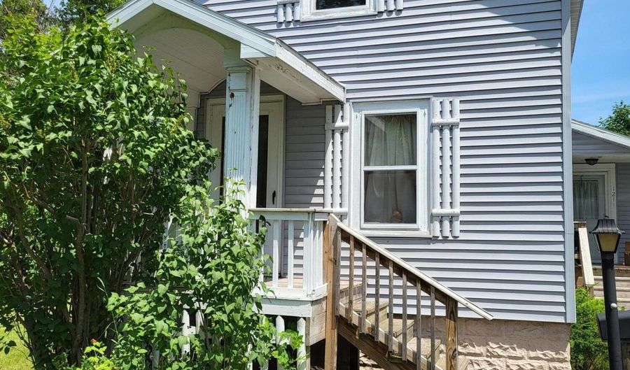 121 E Campbell St, Alpena, MI 49707 - 3 Beds, 2 Bath