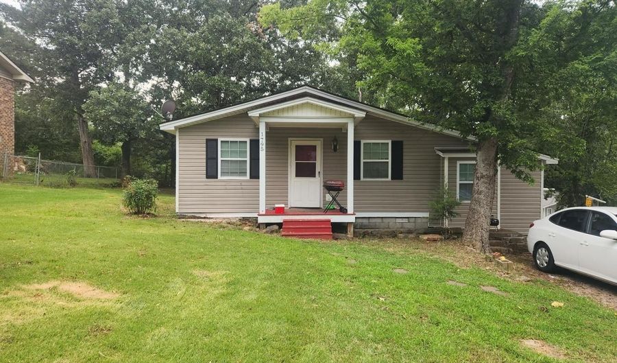 1795 Addie St, Batesville, AR 72501 - 3 Beds, 2 Bath