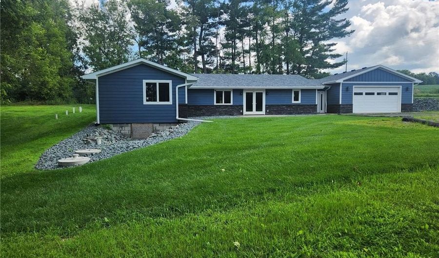 752 State Road 65, Osceola, WI 54001 - 4 Beds, 2 Bath