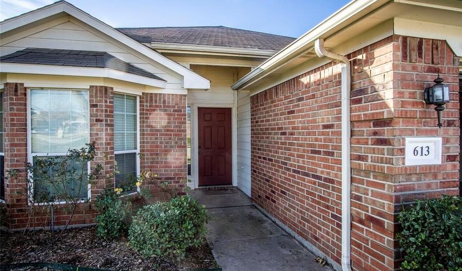613 Smyth St, Aledo, TX 76008 - 3 Beds, 2 Bath