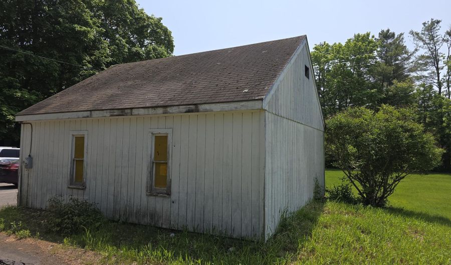 18 Cedar Ln, Belfast, ME 04915 - 2 Beds, 1 Bath