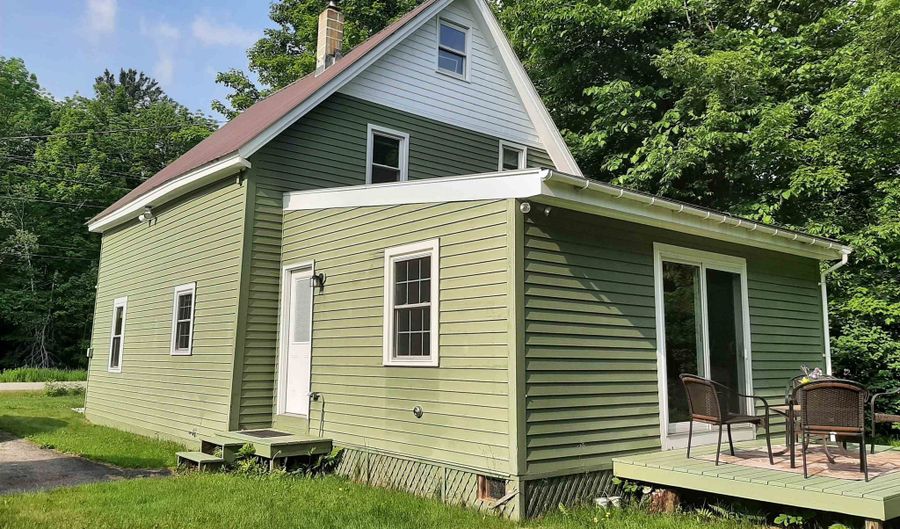 8 Kearsarge St, Bartlett, NH 03812 - 2 Beds, 2 Bath