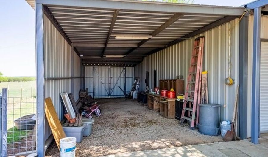 9404 Crow Ln, Adkins, TX 78101 - 5 Beds, 2 Bath