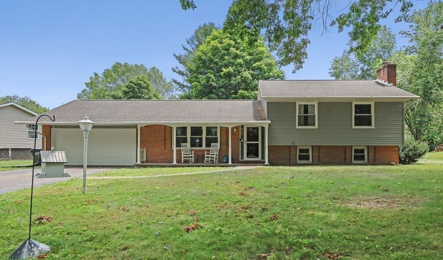 13166 Meadow St NE, Alliance, OH 44601 - 4 Beds, 3 Bath