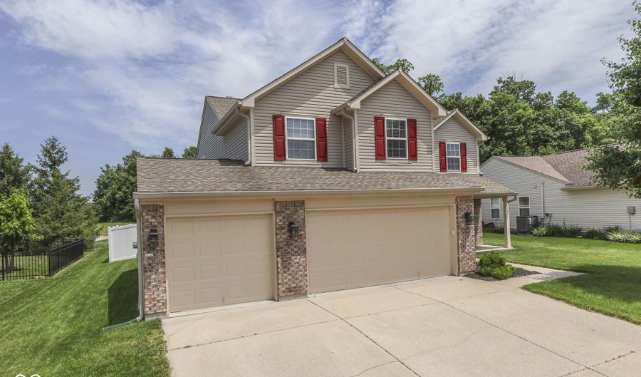2942 Coles Creek Ln, Indianapolis, IN 46217 - 4 Beds, 3 Bath