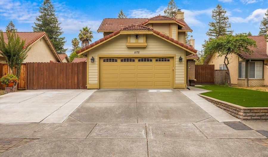 1172 Mancini St, Santa Rosa, CA 95407 - 3 Beds, 3 Bath