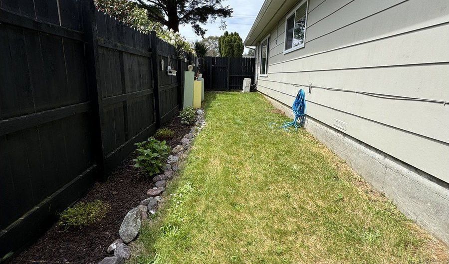 346 DEL NORTE Ln, Brookings, OR 97415 - 3 Beds, 2 Bath
