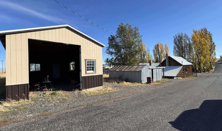 40238 Sr 129, Anatone, WA 99401 - 3 Beds, 1 Bath