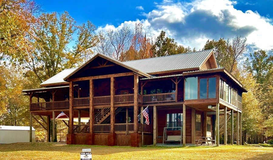 2077 Pumpkin Creek Rd, Brooksville, MS 39739 - 6 Beds, 5 Bath