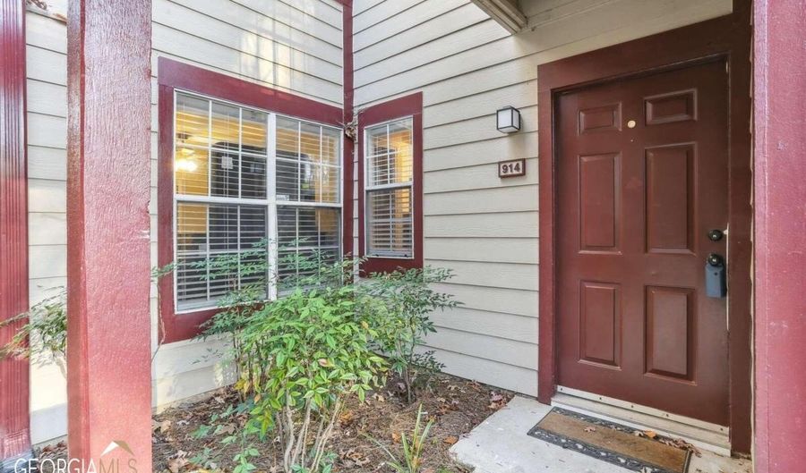 914 Wentworth, Alpharetta, GA 30022 - 2 Beds, 2 Bath