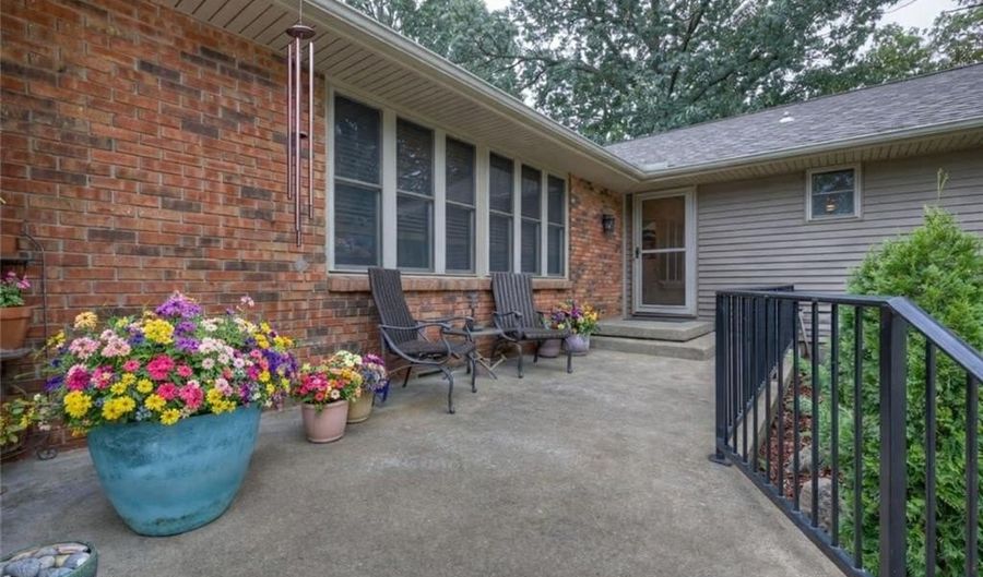 3050 Gaineswood Ave, Baxter Springs, KS 66713 - 4 Beds, 2 Bath