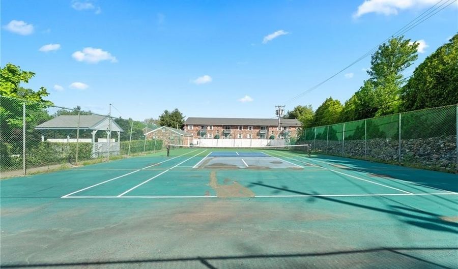 200 Manville Hill Rd 28, Cumberland, RI 02864 - 2 Beds, 1 Bath