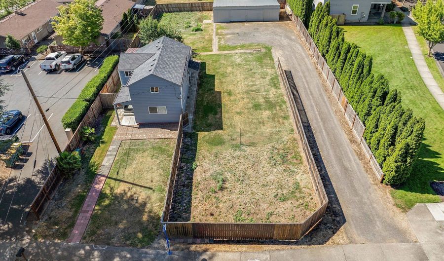 11500 SW DENNEY Rd, Beaverton, OR 97008 - 3 Beds, 2 Bath