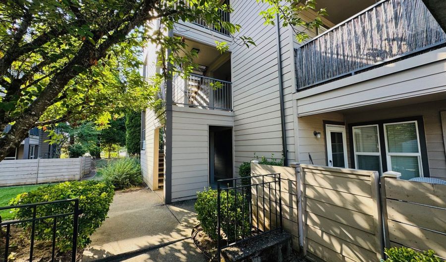11627 SE FULLER Rd, Milwaukie, OR 97222 - 2 Beds, 1 Bath