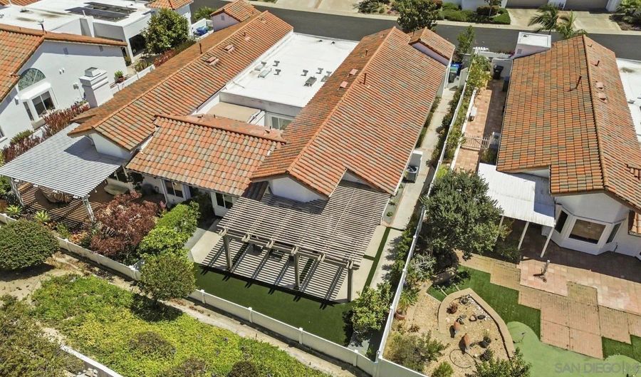 4742 Collinos Way, Oceanside, CA 92056 - 2 Beds, 2 Bath