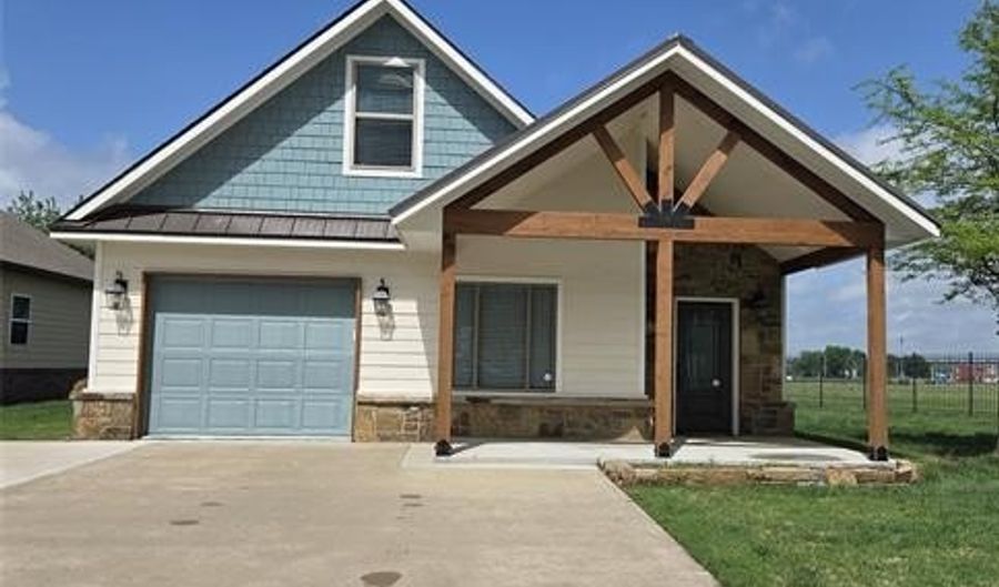 28200 S Highway 125 70, Afton, OK 74331 - 2 Beds, 2 Bath
