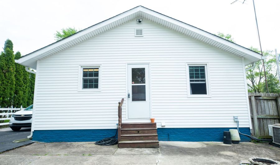 132 Habig Rd, Indianapolis, IN 46217 - 2 Beds, 1 Bath